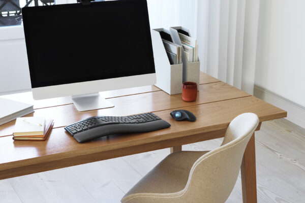 210608_Normann_Logitech_10039-3psb